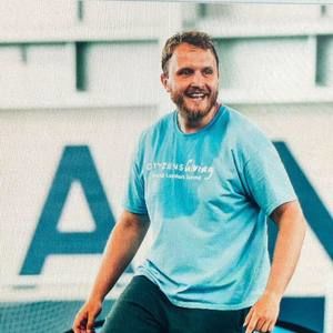 Meet your Posher, Adrian